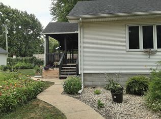 202 Gladiolus St, Momence, IL 60954