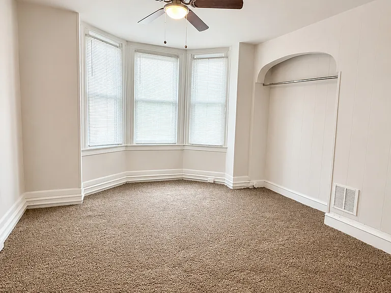 828 E Cornwall St — Photo 12