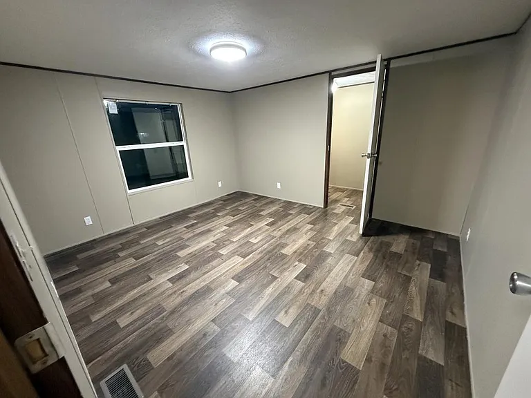 611 W Matthews St #35 — Photo 8