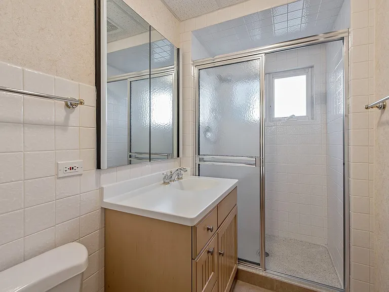 2322 Birchwood Ave — Photo 14