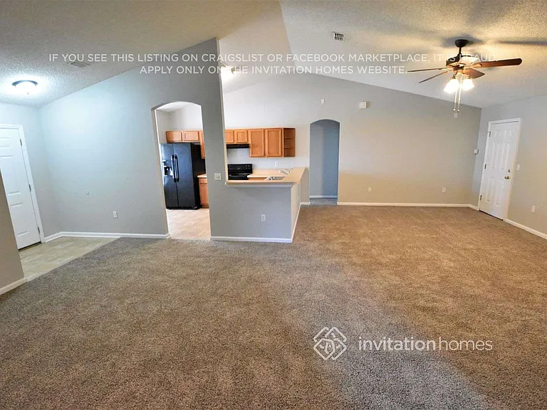 9785 Oxford Station Dr — Photo 5