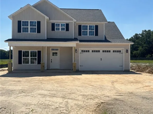 4744 Slew Dr, Hope Mills, NC 28348