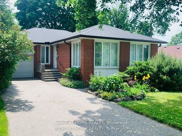 23 Fenelon Dr, Toronto, ON M3A 3K2