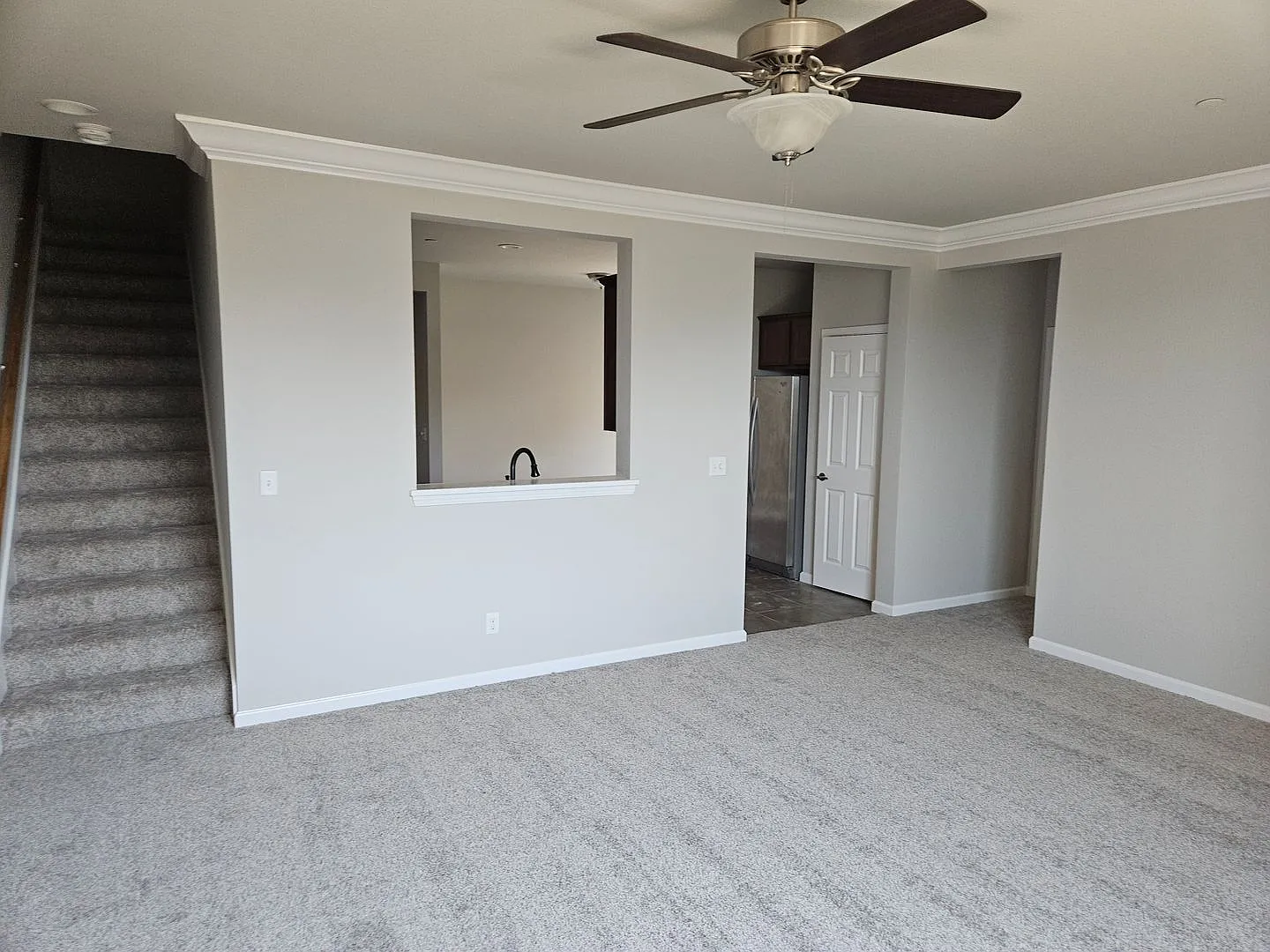 4 Bed 2.5 Bath With Large Bonus Room & Garage — Photo 4