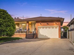 42 Lasila Ct, Hamilton, ON L9C 7B6