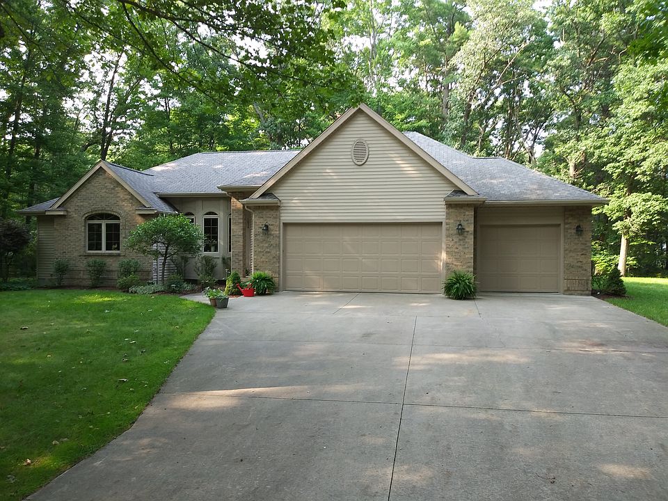 1st image of 878 Rosewood Blvd