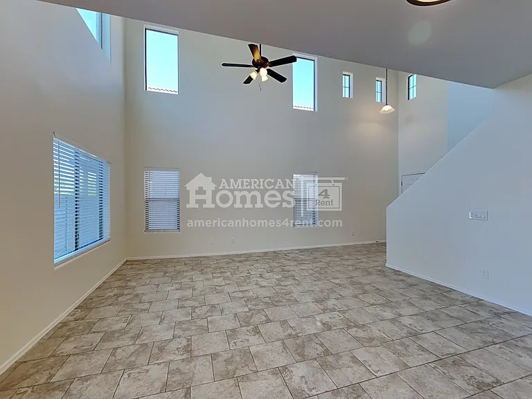 17238 W Maui Ln — Photo 6