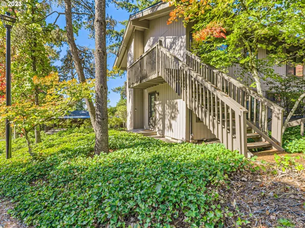 7536 SW Barnes Rd Unit C, Portland, OR 97225