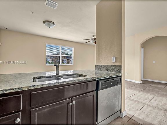 5th image of 134 SE 28th Ter Unit 20
