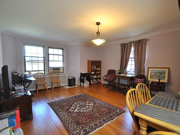 2nd image of 198 Garth Road #3C