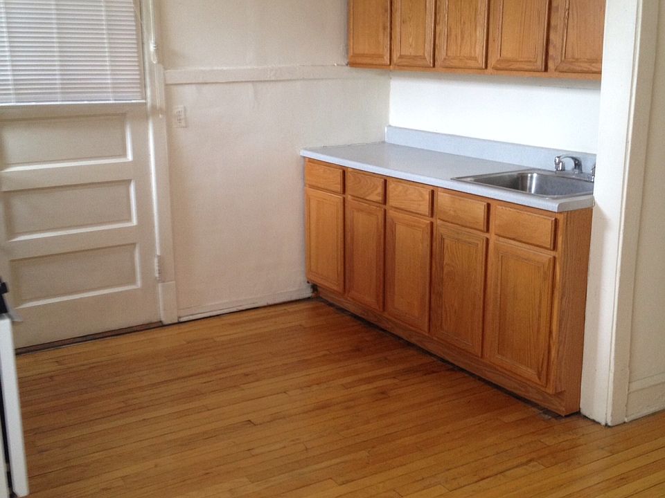 1st image of 634 W Arlington Pl #3FT7