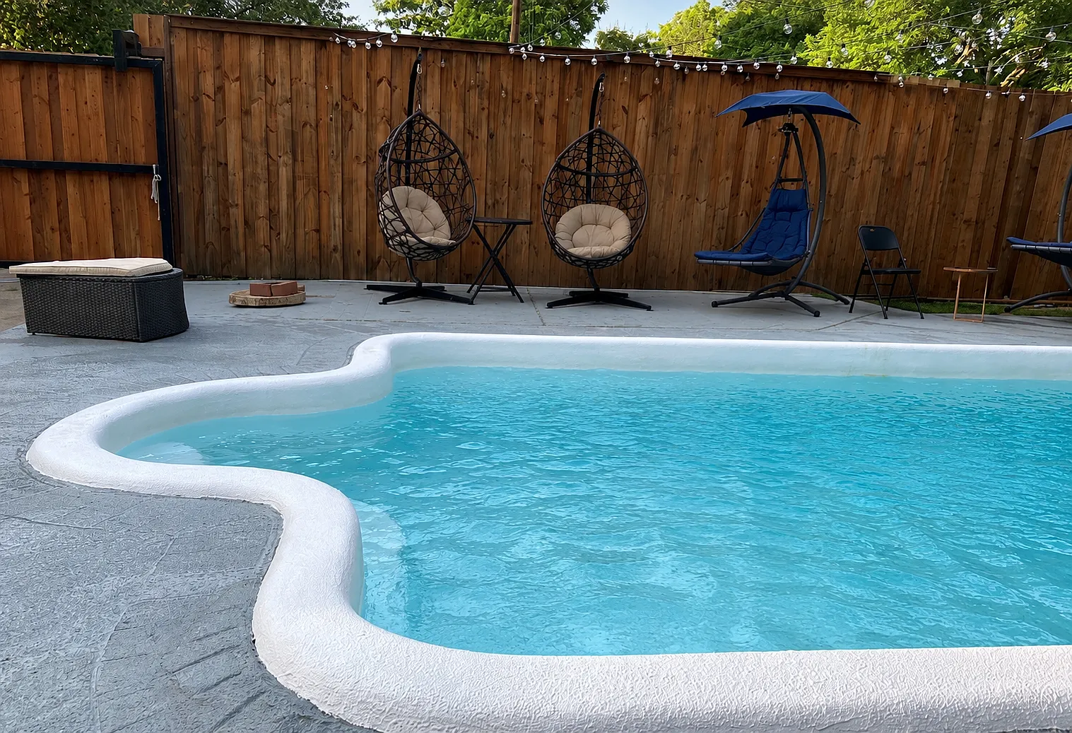 4 bed, 2176 sqft, $3,299 — Photo 2