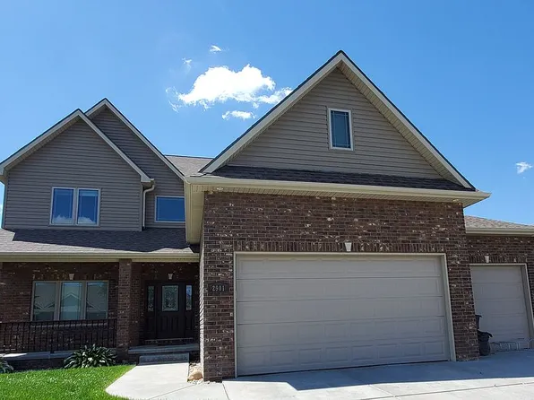 2901 Shadowbrook Dr, Lincoln, NE 68516
