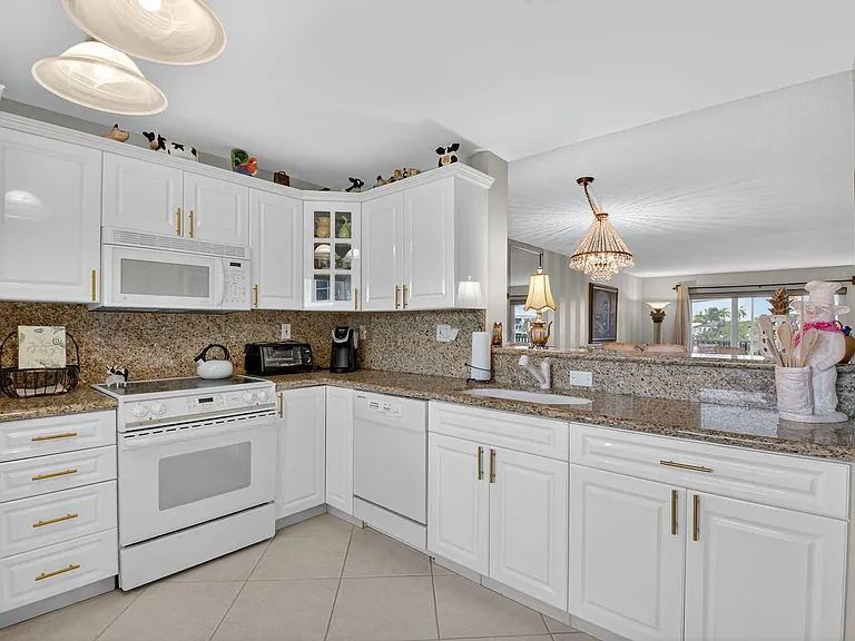 2871 N Ocean Blvd #R254 — Photo 17