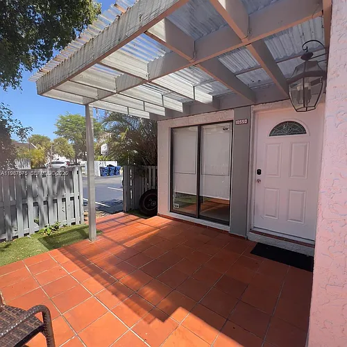 10550 NW 7th Ter #B7 Photo 1