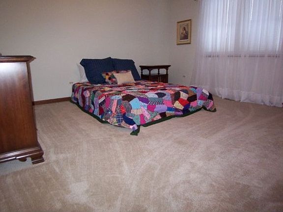 4th image of 511 Laurie Ct
