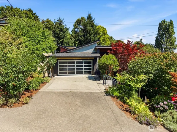 3046 SW Manning Street, Seattle, WA 98126