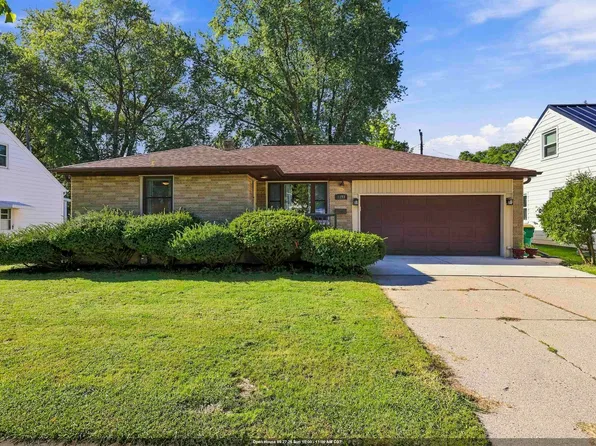 1193 Bond St, Green Bay, WI 54303