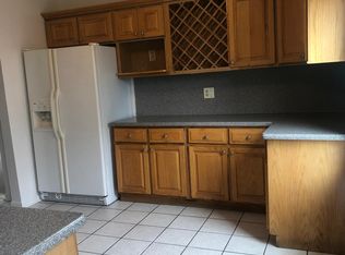 842 S Lake St, Aurora, IL 60506