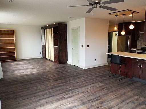 4th image of 1801 Main St Ste 204