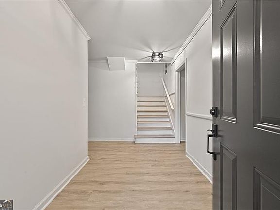 5th image of 3494 Dale Ln SW