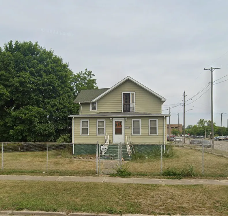 2 bed, 670 sqft, $1,200 — Photo 1