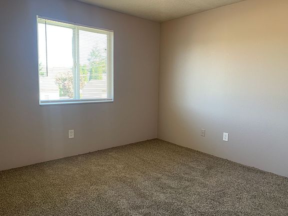 2nd image of 812 S 8th Ave APT 10
