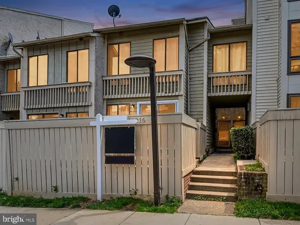 10216 Ridgeline Dr, Montgomery Village, MD 20886