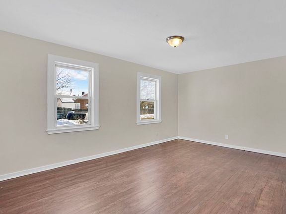 4th image of 6-12 Putnam Cir