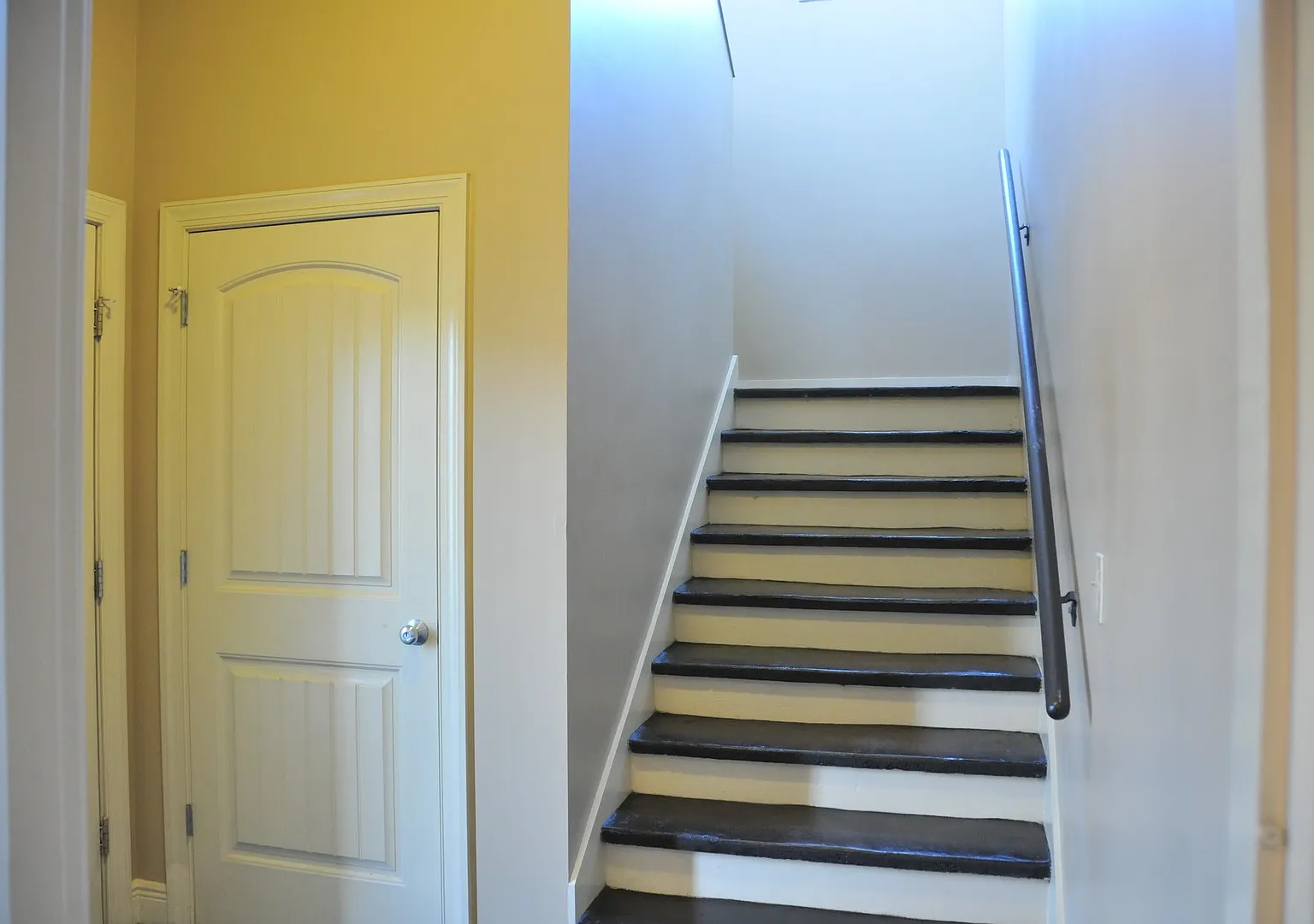 503 Wesley Place — Photo 2