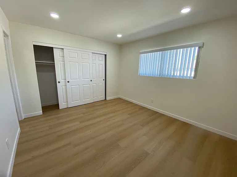 629 N Alamo 4-Plex — Photo 10