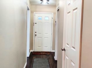 26 Hawthorn Dr, Edison, NJ 08820