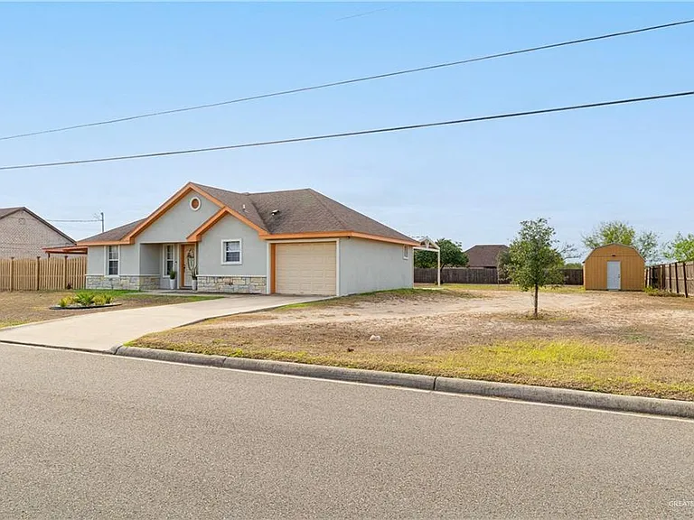 1510 Arboledas Dr — Photo 15