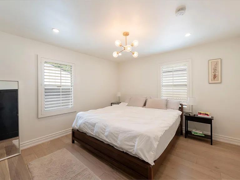 2201 E Wilson Ave — Photo 11