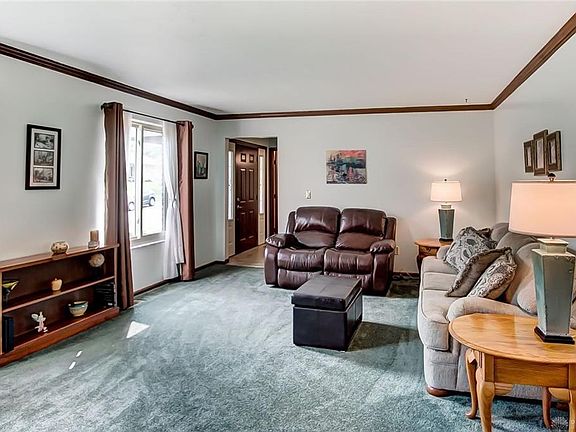5th image of 1363 Robinhood Dr
