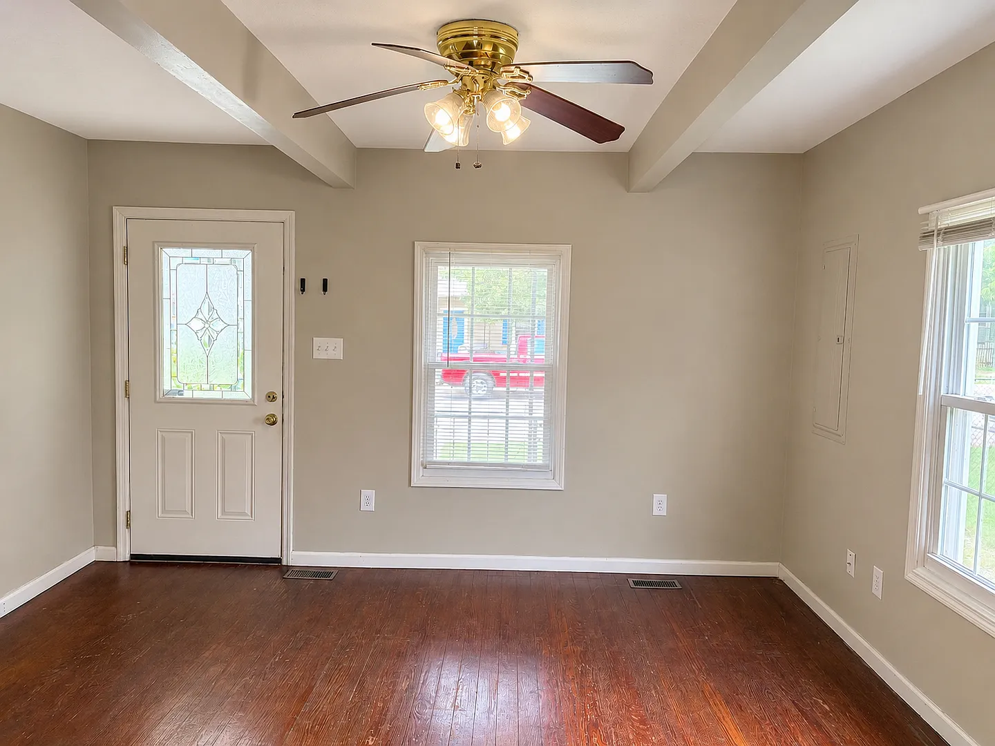 5 Bedroom Available for Pre Lease! — Photo 2