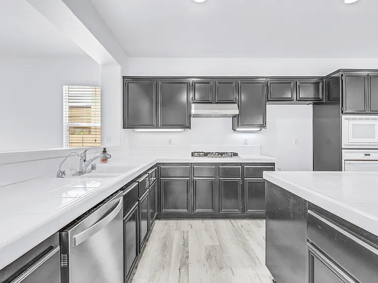5810 Redhaven St — Photo 10