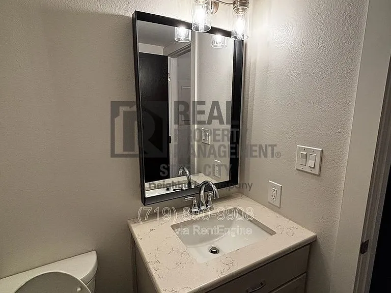 2107 Chatalet Ln #F — Photo 7