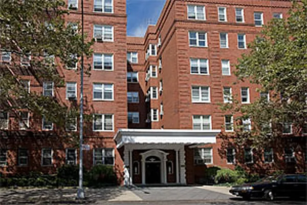 Sold by Avenue Sotheby's International Realty | media 11