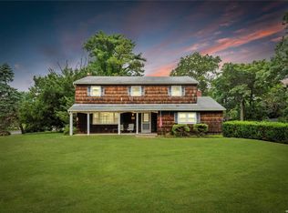 1 Sunhill Rd, Nesconset, NY 11767