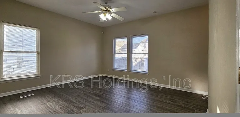 820 Maltby Cres — Photo 13