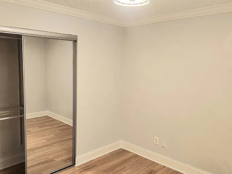 1146 Carrington Dr — Photo 20