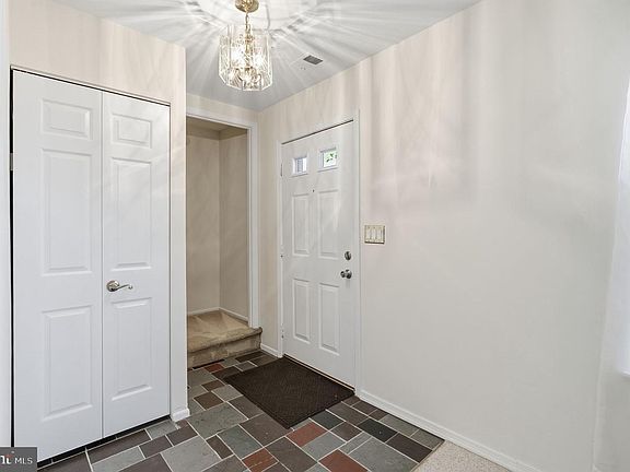 3rd image of 1719 Rosedale Ct
