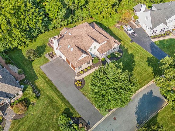 3rd image of 15 Taylors Mill Ln