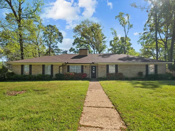 8220 Yale Dr, Tyler, TX 75703