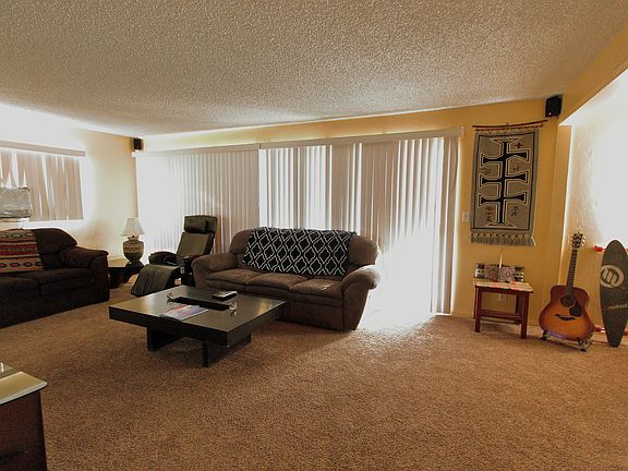 4th image of 826 W Avenue H7