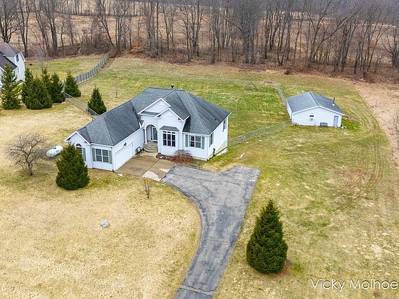 3rd image of 4142 Hickory Hill Ln