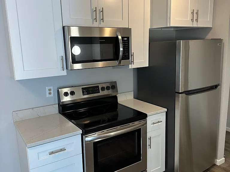 519 Jefferson St #10 — Photo 2