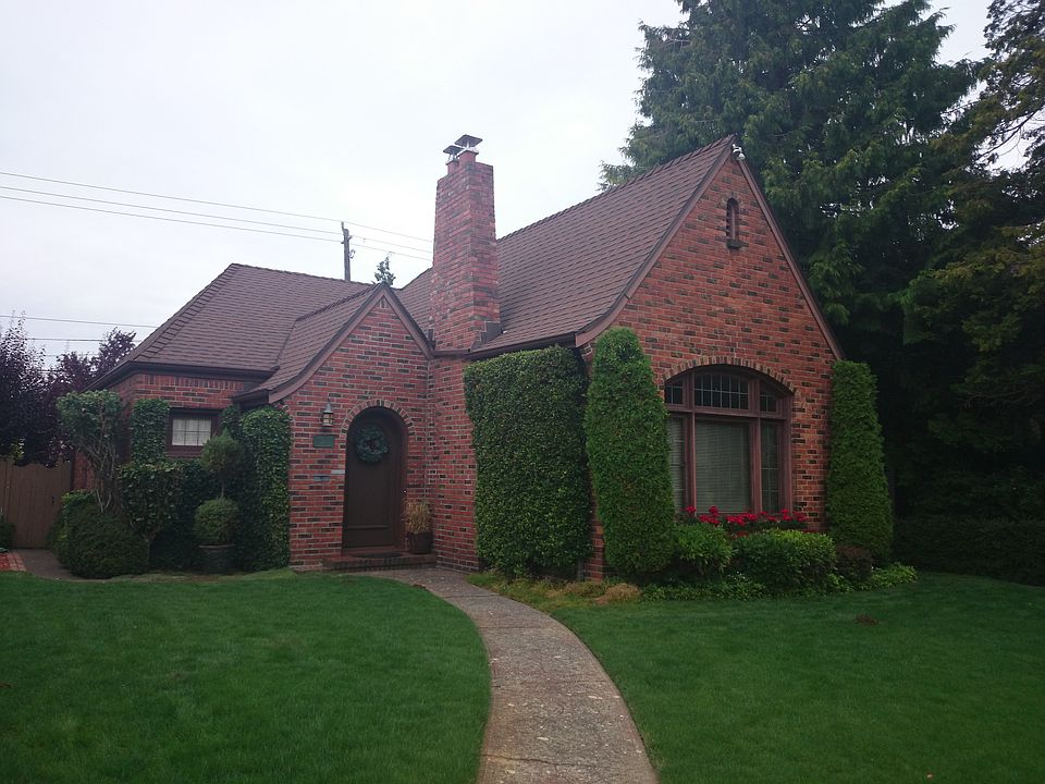 2nd image of 2337 46th Ave SW
