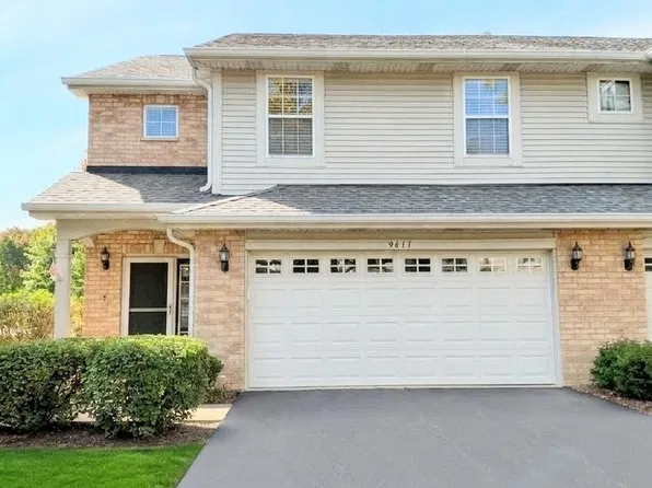 9411 Fountain Point Cir, Darien, IL 60561